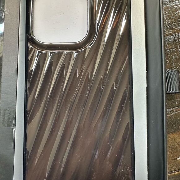 Tumi Black iPhone 15 pro max Case with Textured Grip - Picture 1 of 6